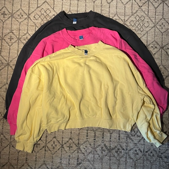 Cropped Sweatshirt - Picture 1 of 3